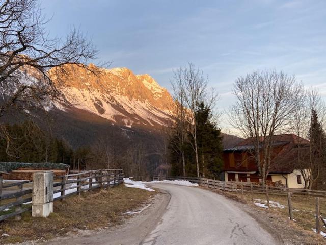 Chalet Mirlhof Sankt Martin am Grimming Exterior foto